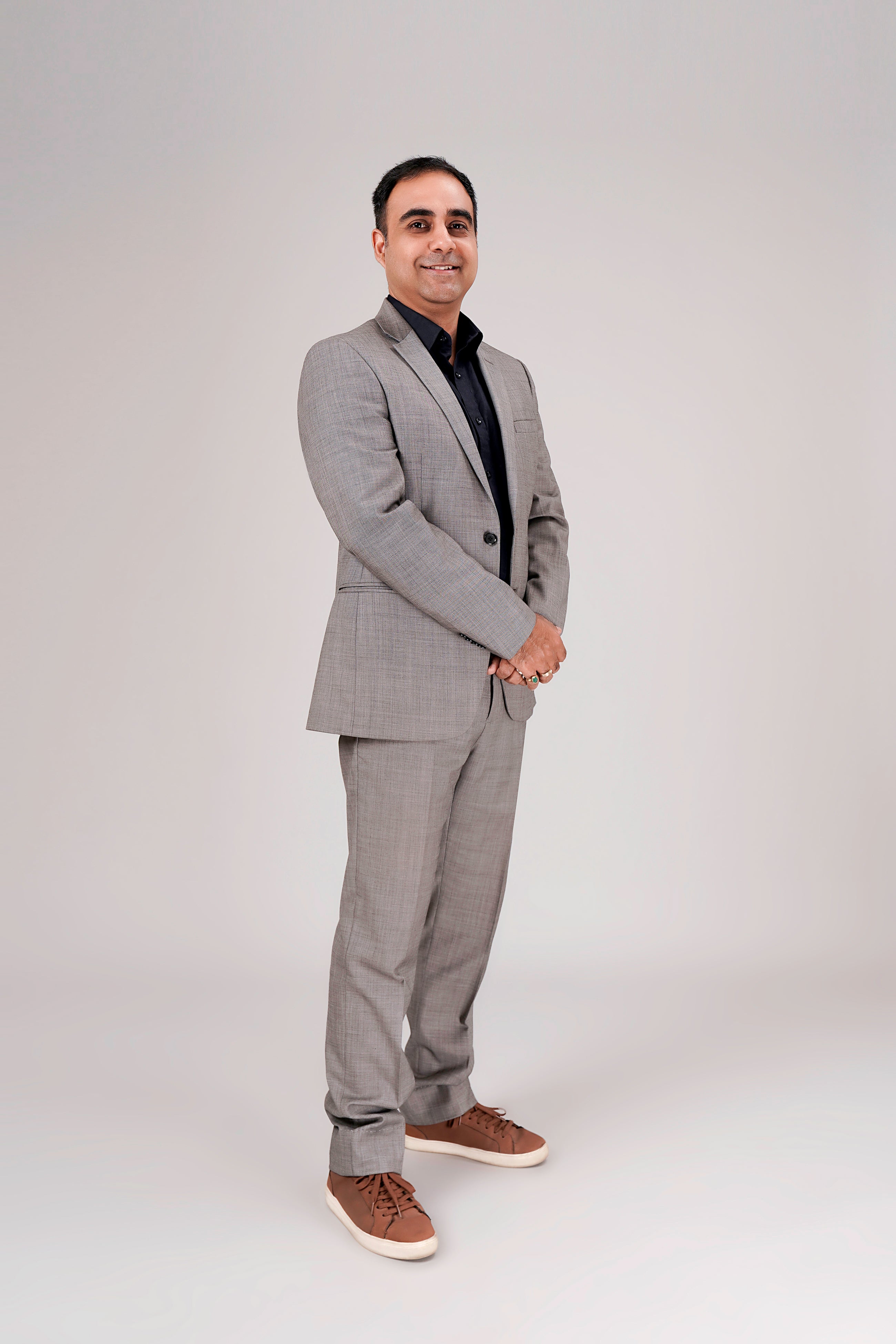 Florida’s leading portrait photographer makes every company shoot a top-tier creative experience.
