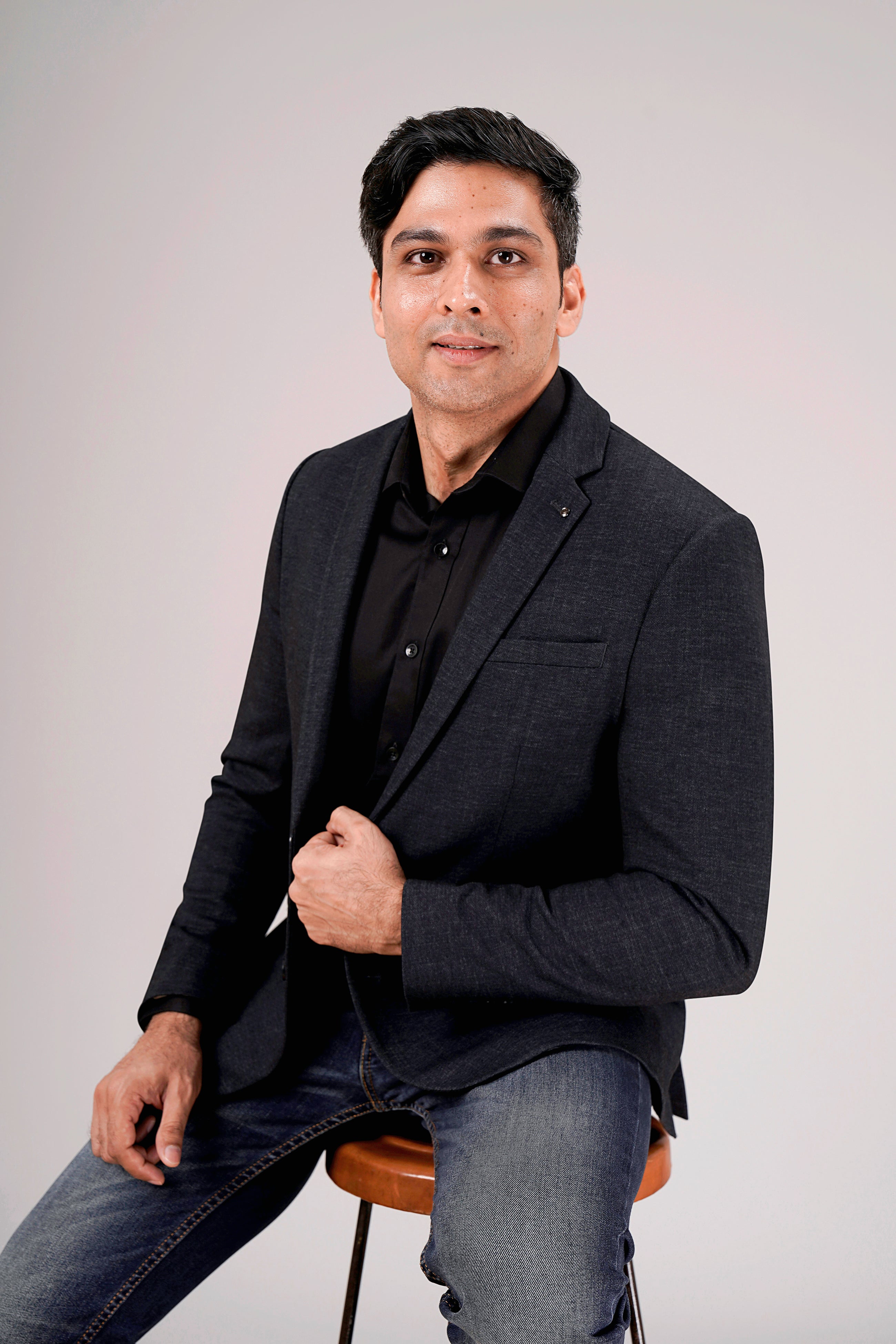 Dubai’s leading photographer captures portraits that highlight the best in modern professionalism.
