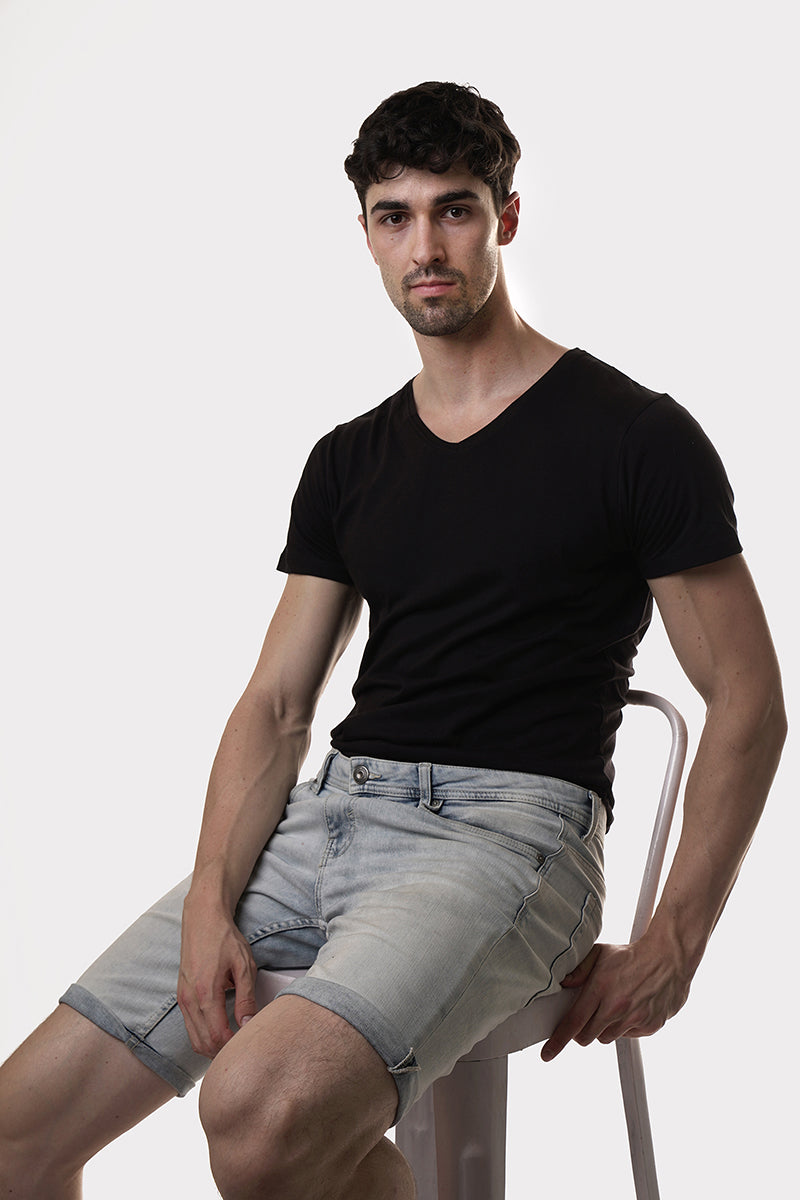 Dubai’s leading fashion photographer creates exceptional product shoots with a unique touch.
